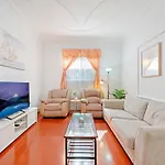 Kozyguru Ashfield Cozy 4Bed House Great Location