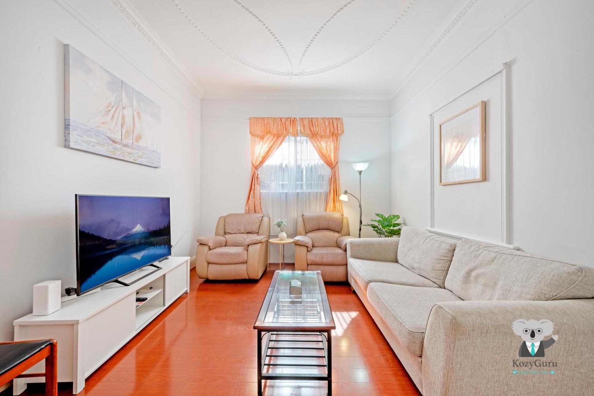 Kozyguru Ashfield Cozy 4bed House Great Location *