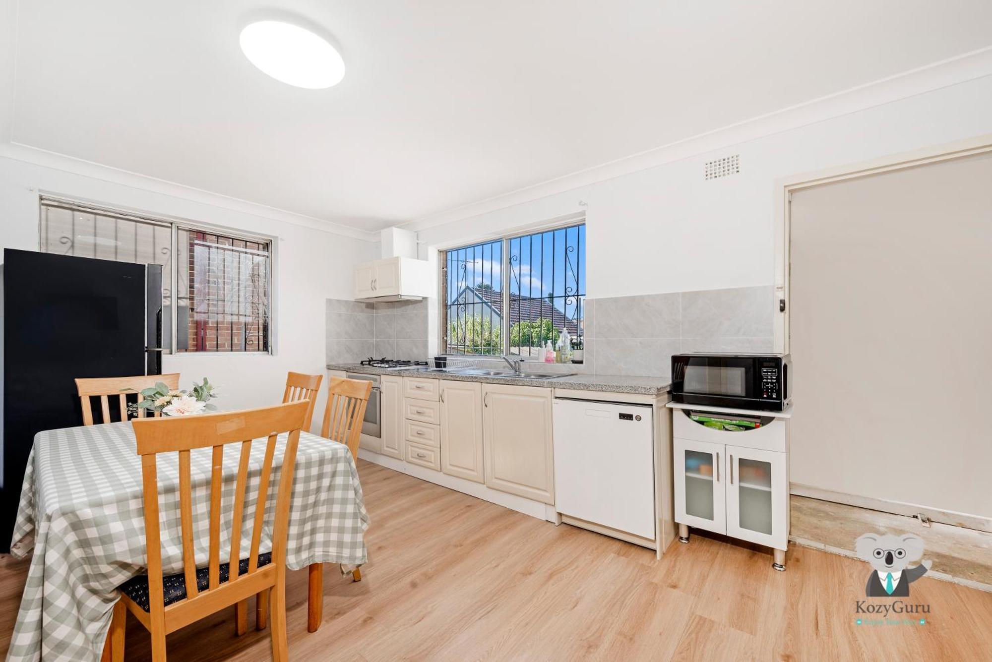 Kozyguru Ashfield Cozy 4bed House Great Location