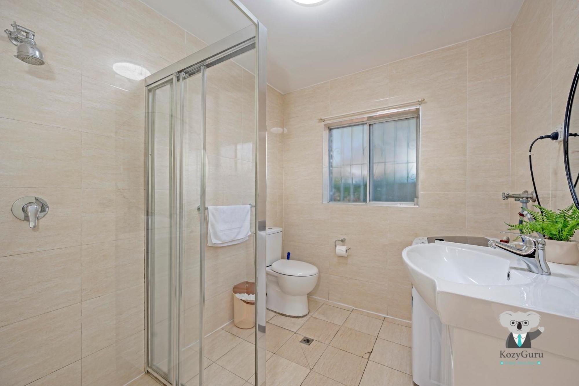 Kozyguru Ashfield Cozy 4bed House Great Location *